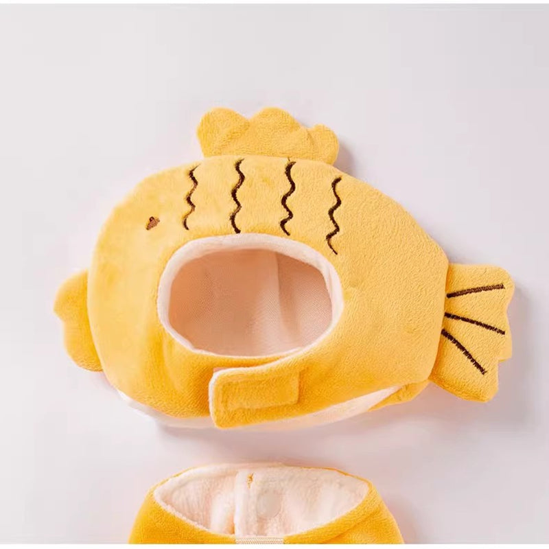 In Autumn And Winter, The Dog Is Funny. The Hot Spring Fish Wears A Hat And A Vest, Transforming Into A Teddy Cotton-padded Suit For Pet Dogs