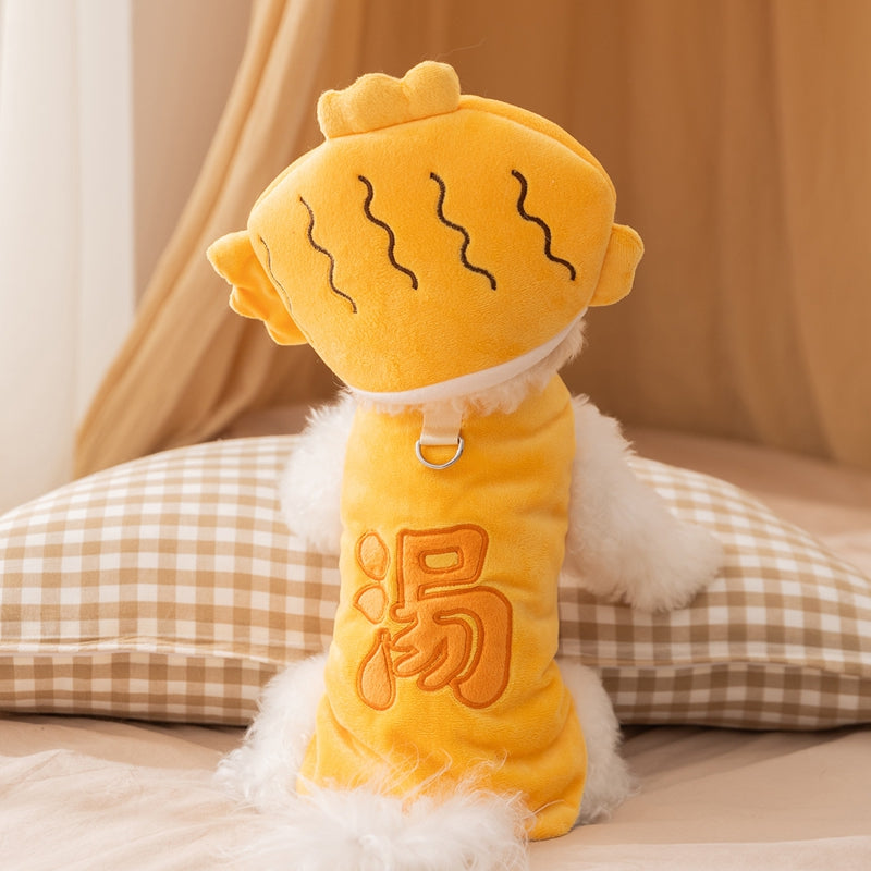 In Autumn And Winter, The Dog Is Funny. The Hot Spring Fish Wears A Hat And A Vest, Transforming Into A Teddy Cotton-padded Suit For Pet Dogs